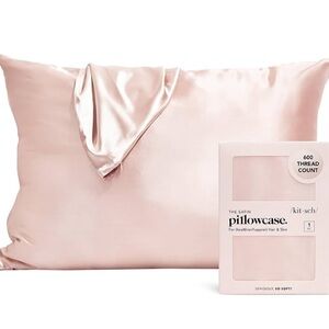 BRAND NEW - silk pillowcase